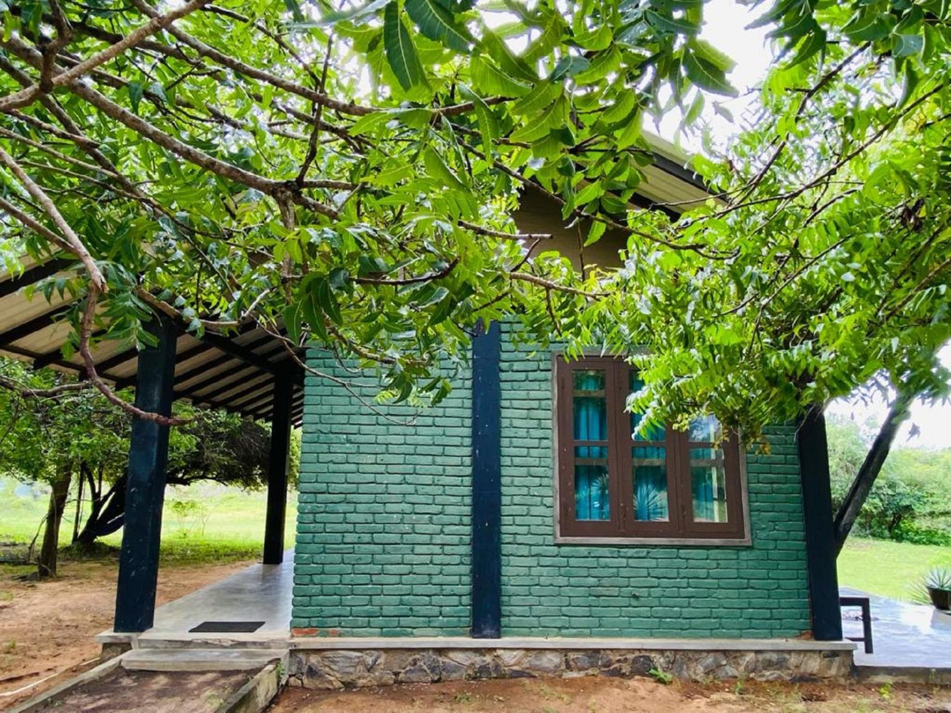 Yala Ying Yang Hostel & Camping Exterior photo